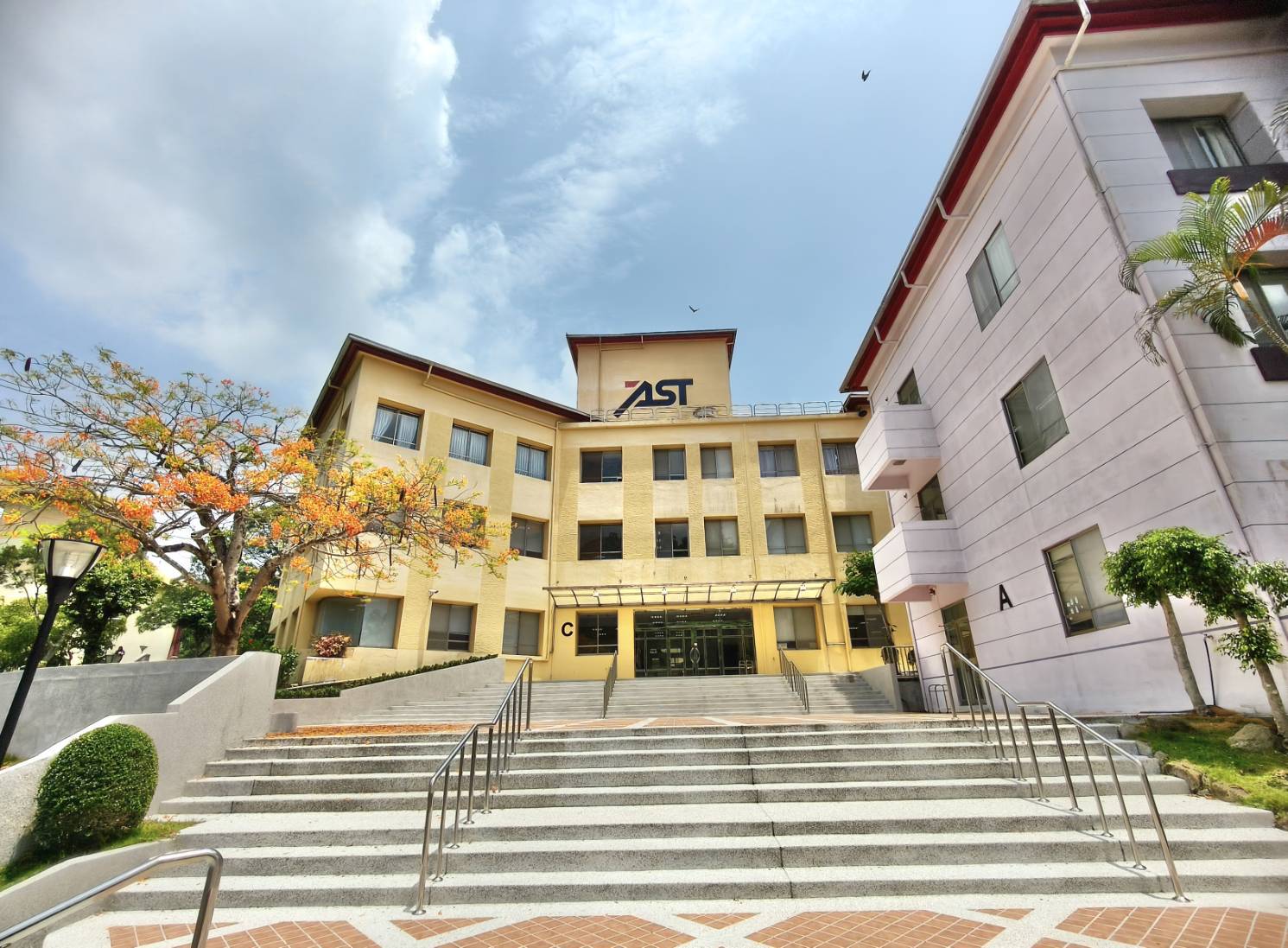 入讀在台美國學校